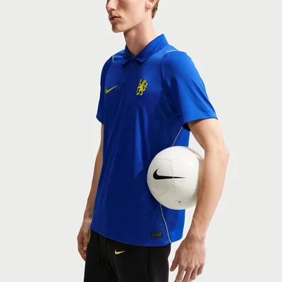 Chelsea thuistenue 2026/2027 Italiaanse renaissance diepblauw goud